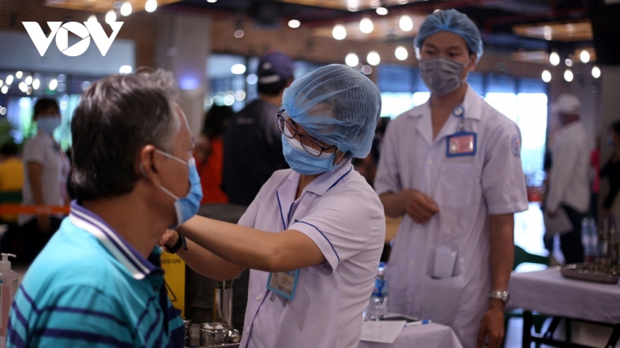 Thousands of HCM City workers get COVID-19 vaccine shot